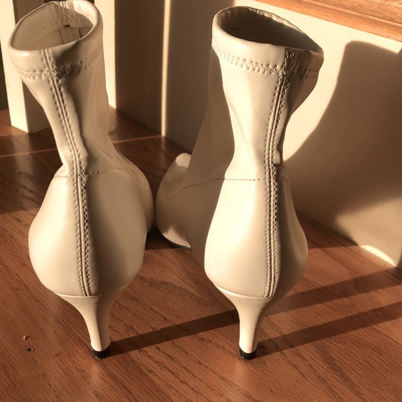 Forever, 21 white patent leather look ankle boots, size 5 1/2 - Picture 3 of 5